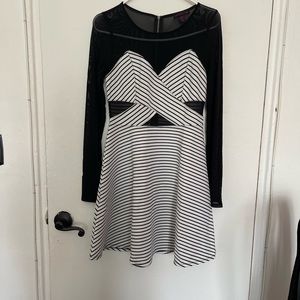 Women casual/Party dress with mesh